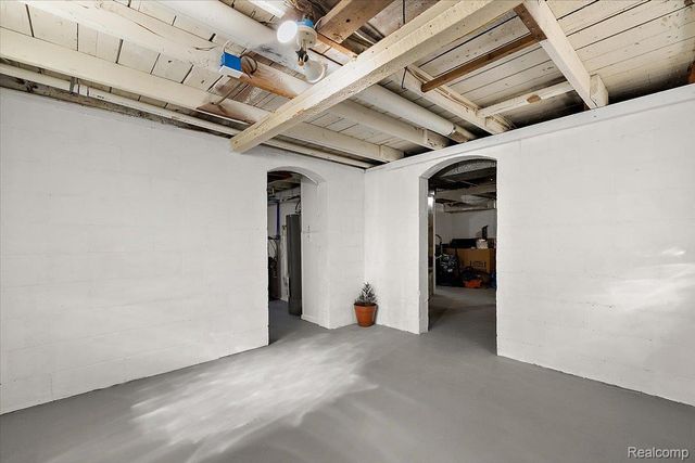 5275 Lake Grove Drive, White Lake Charter Township, MI 48383