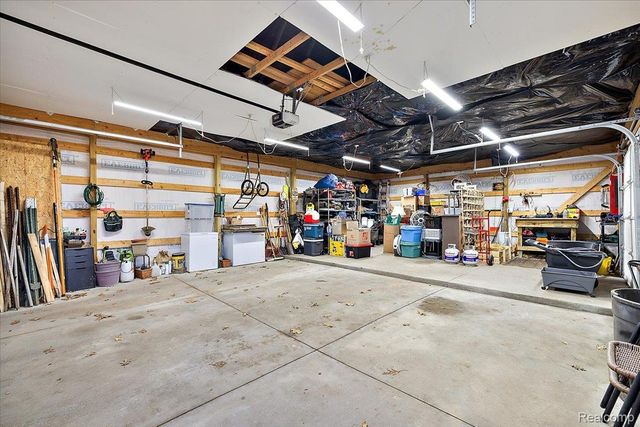 5275 Lake Grove Drive, White Lake Charter Township, MI 48383