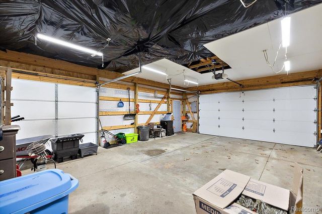 5275 Lake Grove Drive, White Lake Charter Township, MI 48383