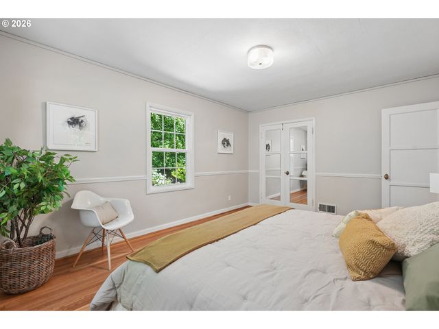 7250 Sw BENZ PARK Dr, Portland, OR 97225
