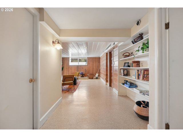 7250 Sw BENZ PARK Dr, Portland, OR 97225