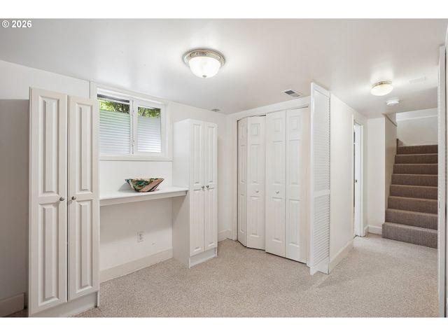 7250 Sw BENZ PARK Dr, Portland, OR 97225