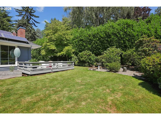 7250 Sw BENZ PARK Dr, Portland, OR 97225