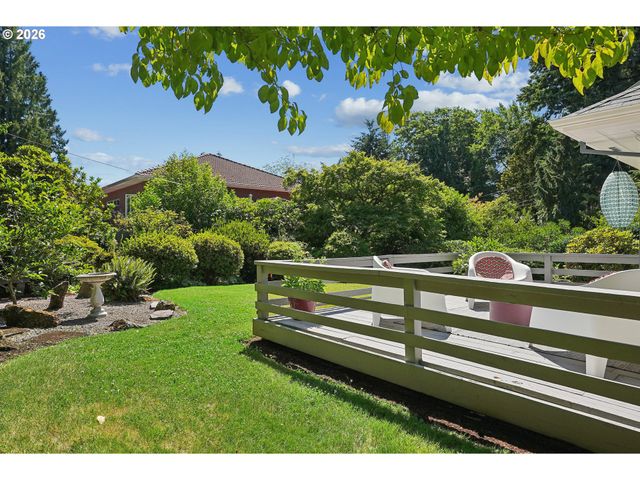 7250 Sw BENZ PARK Dr, Portland, OR 97225