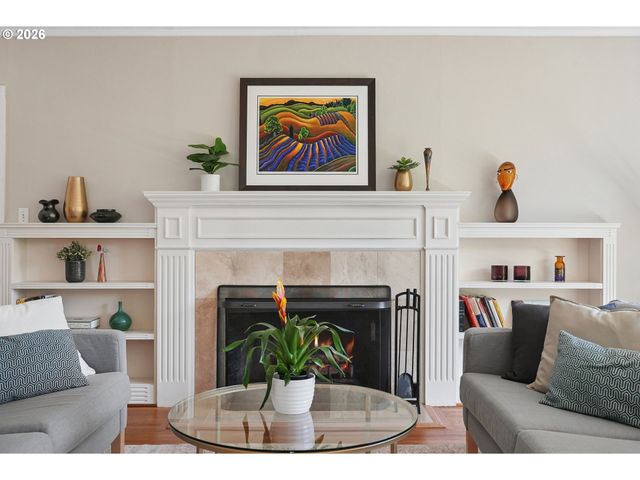 7250 Sw BENZ PARK Dr, Portland, OR 97225