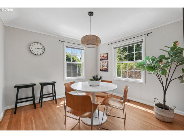 7250 Sw BENZ PARK Dr, Portland, OR 97225