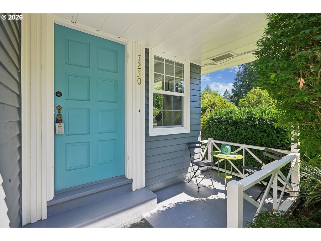 7250 Sw BENZ PARK Dr, Portland, OR 97225