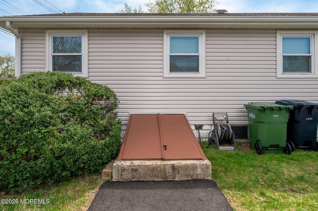 238 Forepeak Avenue, Beachwood, NJ 08722