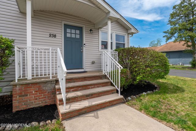 238 Forepeak Avenue, Beachwood, NJ 08722