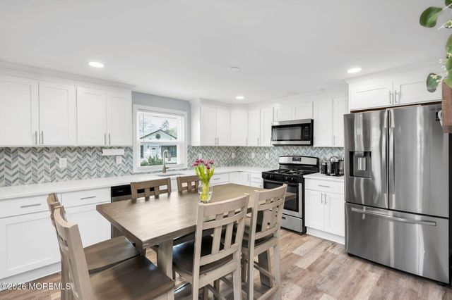 238 Forepeak Avenue, Beachwood, NJ 08722