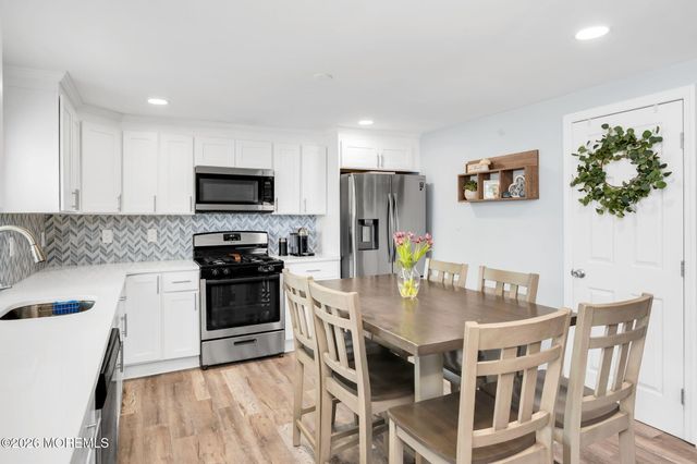 238 Forepeak Avenue, Beachwood, NJ 08722