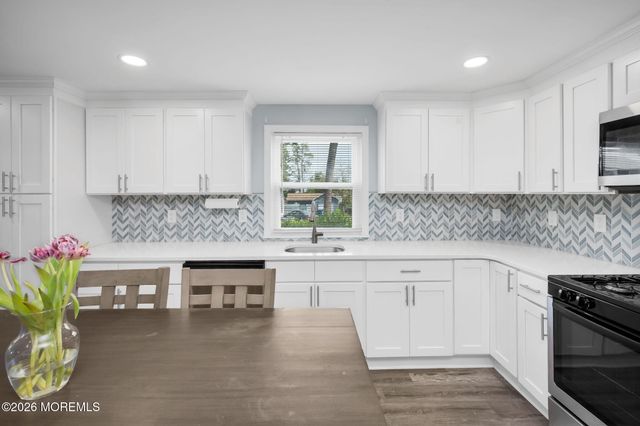 238 Forepeak Avenue, Beachwood, NJ 08722