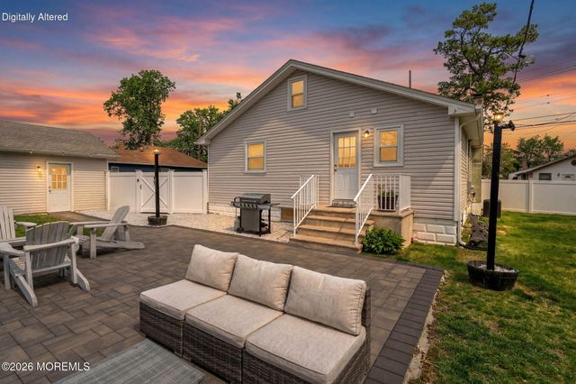 238 Forepeak Avenue, Beachwood, NJ 08722