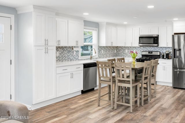 238 Forepeak Avenue, Beachwood, NJ 08722