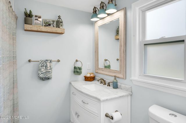 238 Forepeak Avenue, Beachwood, NJ 08722