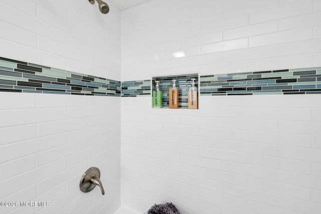 238 Forepeak Avenue, Beachwood, NJ 08722