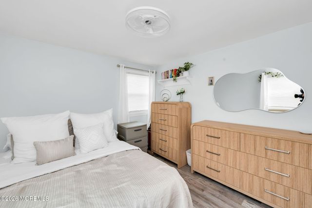 238 Forepeak Avenue, Beachwood, NJ 08722