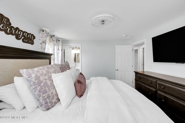 238 Forepeak Avenue, Beachwood, NJ 08722