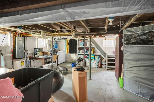 238 Forepeak Avenue, Beachwood, NJ 08722