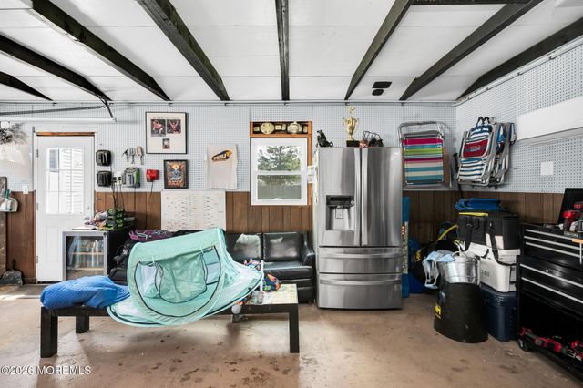 238 Forepeak Avenue, Beachwood, NJ 08722