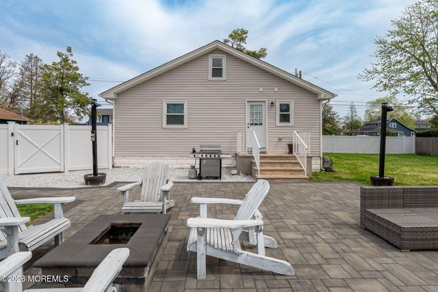 238 Forepeak Avenue, Beachwood, NJ 08722