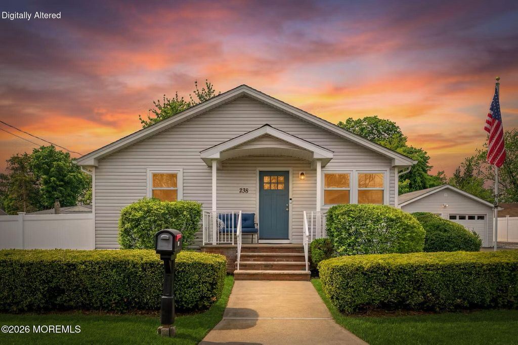 238 Forepeak Avenue, Beachwood, NJ 08722