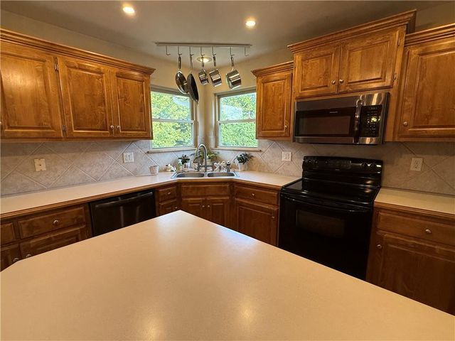 7224 E 163rd Terrace, Belton, MO 64012