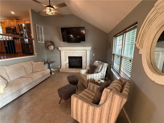 7224 E 163rd Terrace, Belton, MO 64012