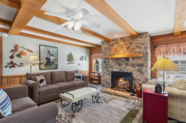 1661 Old Country Road 353, Riverhead, NY 11901