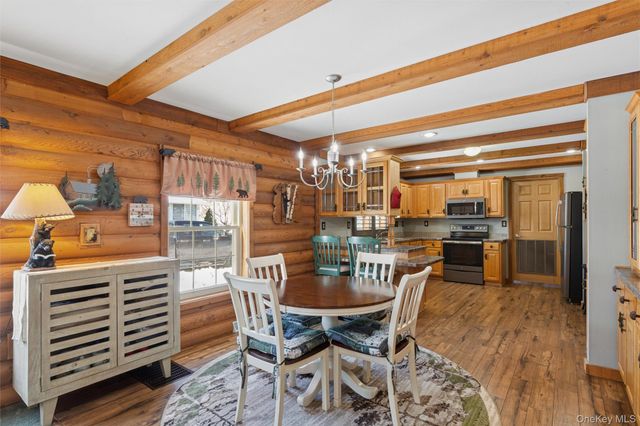 1661 Old Country Road 353, Riverhead, NY 11901