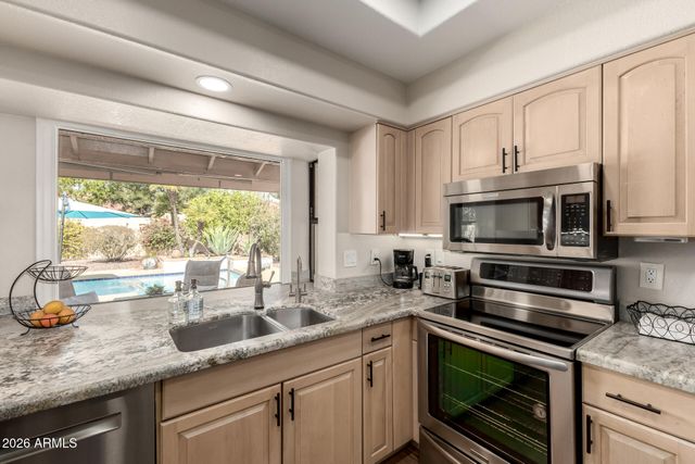 10010 E SUNNYSLOPE Lane, Scottsdale, AZ 85258