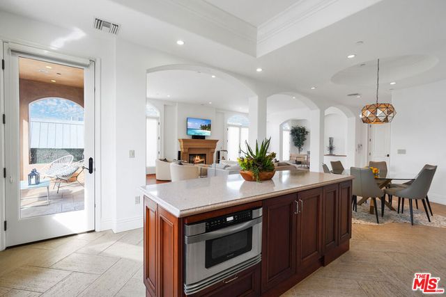 420 S HAMEL Road PH1, Los Angeles, CA 90048