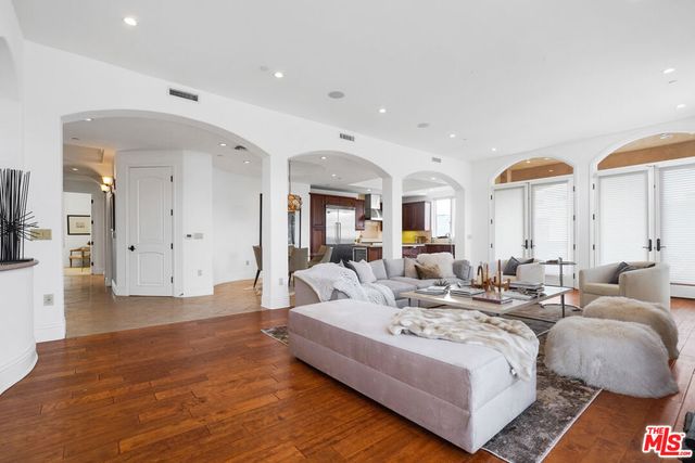 420 S HAMEL Road PH1, Los Angeles, CA 90048