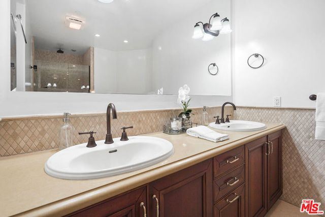 420 S HAMEL Road PH1, Los Angeles, CA 90048