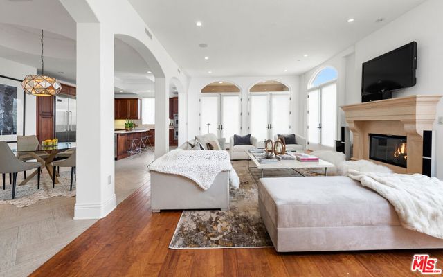 420 S HAMEL Road PH1, Los Angeles, CA 90048