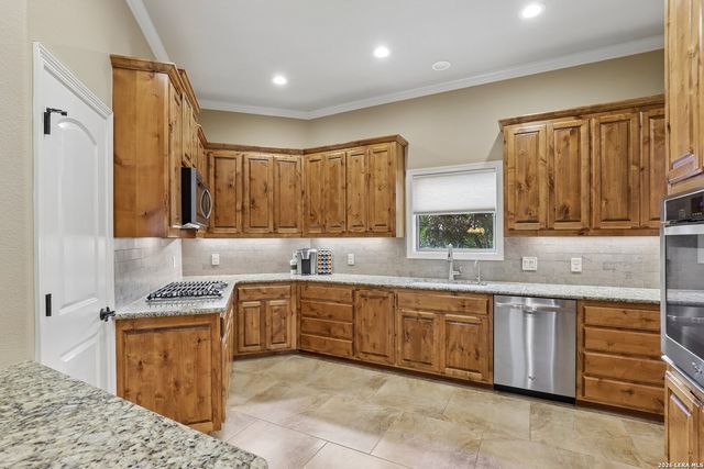 1139 CREEKSIDE POND RD, Seguin, TX 78155