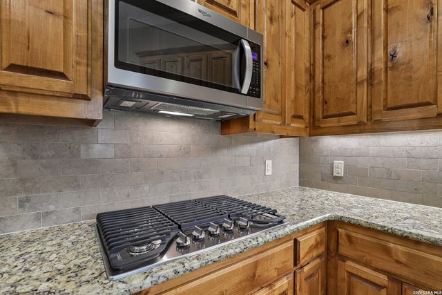 1139 CREEKSIDE POND RD, Seguin, TX 78155
