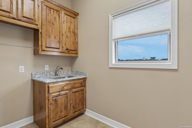 1139 CREEKSIDE POND RD, Seguin, TX 78155