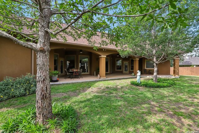 1139 CREEKSIDE POND RD, Seguin, TX 78155