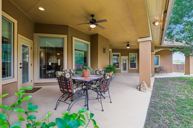 1139 CREEKSIDE POND RD, Seguin, TX 78155