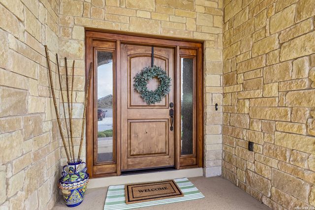 1139 CREEKSIDE POND RD, Seguin, TX 78155