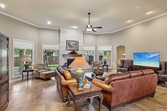 1139 CREEKSIDE POND RD, Seguin, TX 78155
