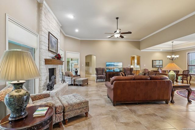 1139 CREEKSIDE POND RD, Seguin, TX 78155