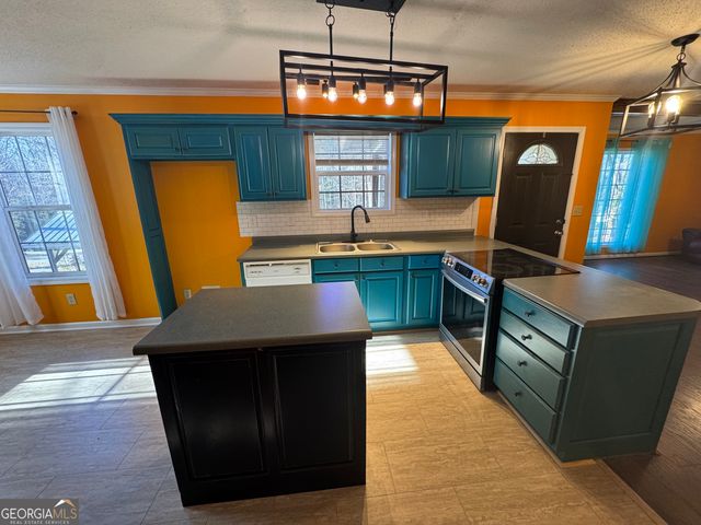 813 Normandy Trail, Lavonia, GA 30553