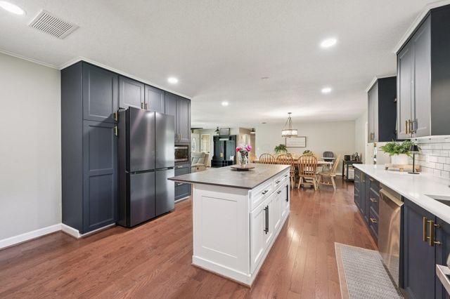 137 Oakland Boulevard NE, Newark, OH 43055