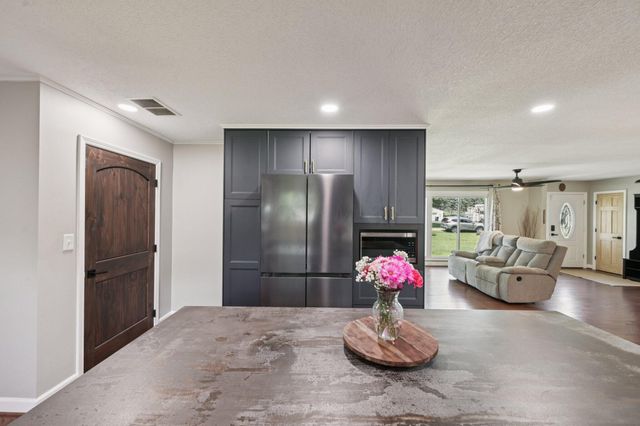 137 Oakland Boulevard NE, Newark, OH 43055