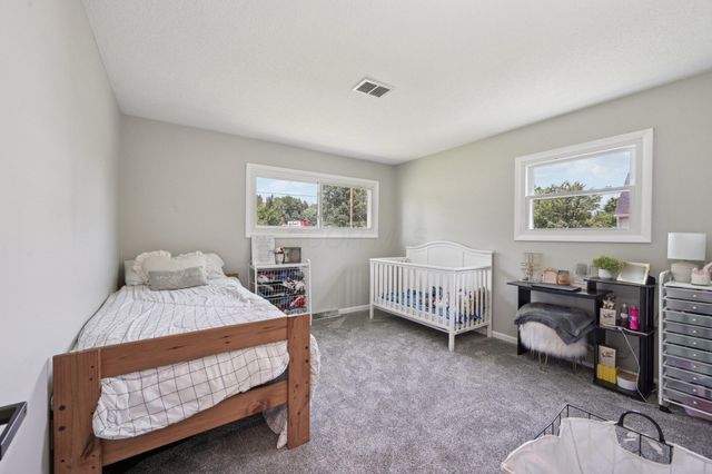 137 Oakland Boulevard NE, Newark, OH 43055