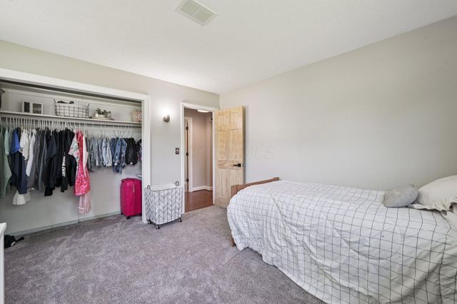 137 Oakland Boulevard NE, Newark, OH 43055