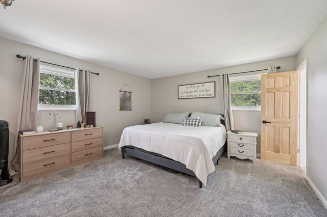 137 Oakland Boulevard NE, Newark, OH 43055