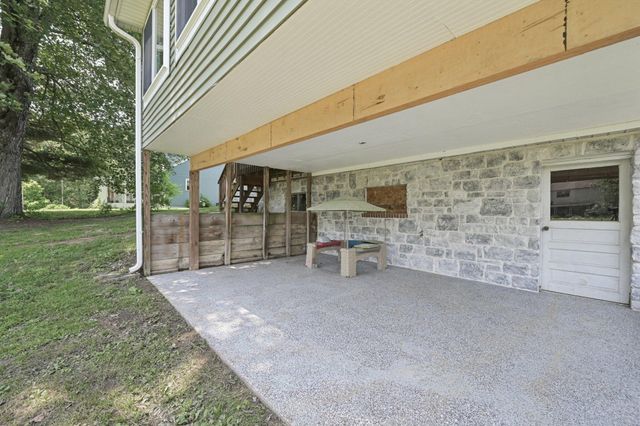137 Oakland Boulevard NE, Newark, OH 43055